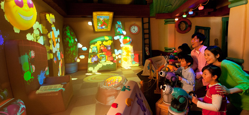 image of Goofy's Paint 'n' Play House1