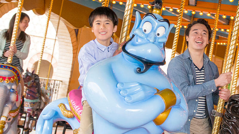 沙漠商队旋转木马的图像