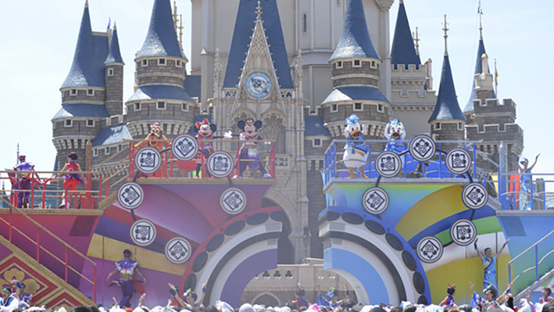 公式】「ディズニー夏祭り」で、ディズニーキャラクターたちといっしょ