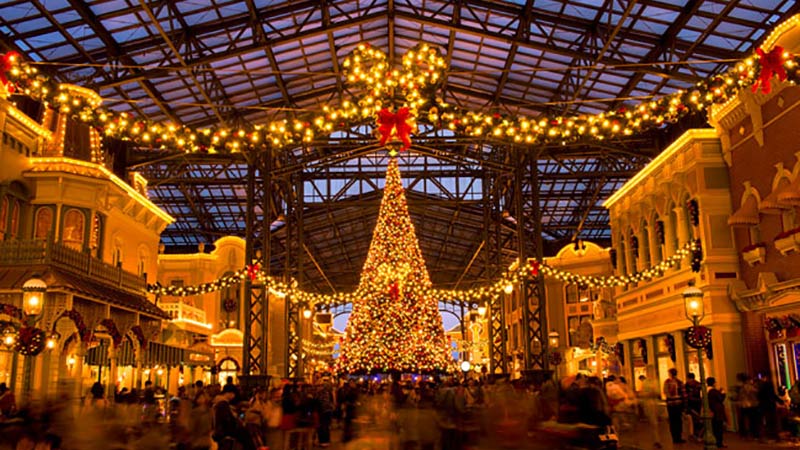 公式】幸せあふれるクリスマスムードでいっぱいの東京