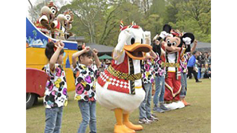 公式 子供たちとミッキーたちがふれあう楽しいひととき キッズイベント おんどこどん ツアー が京都からスタート 東京ディズニーリゾート ブログ 東京ディズニーリゾート