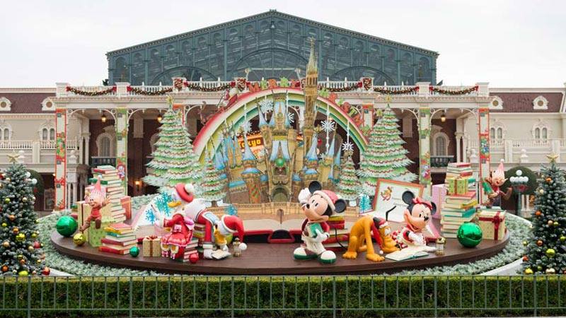 公式】まるでここは絵本の世界！東京ディズニーランド「クリスマス