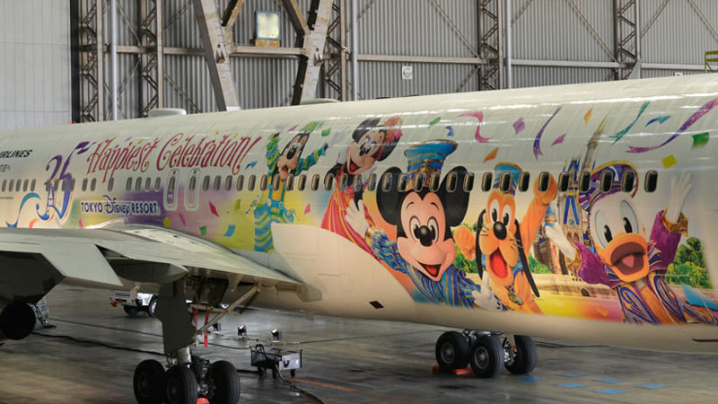 【今日、お披露目！】特別塗装機「JALセレブレーションエクスプレス」が国内線に就航！のイメージ