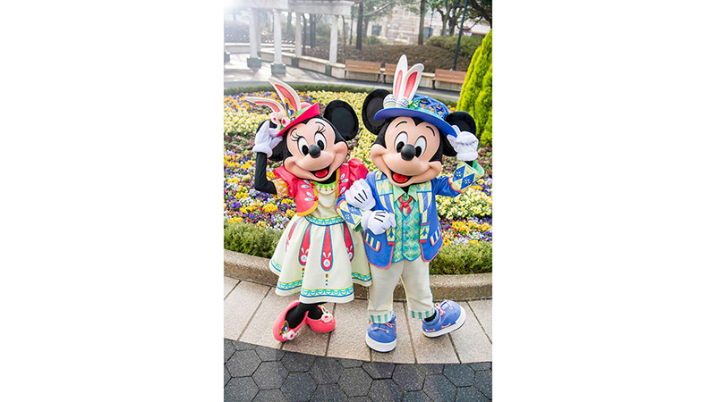 公式 ミッキーマウスとミニーマウスが春らしいイースターならではのコスチュームをひとあし早くお披露目 東京ディズニーリゾート ブログ 東京ディズニー リゾート