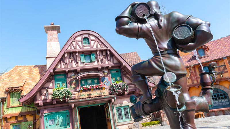 公式 東京ディズニーランドに新しいエリアが誕生 グッズ開発者インタビュー 第2弾 東京ディズニーリゾート ブログ 東京ディズニーリゾート