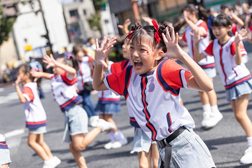 パレード本番中のキッズダンサーのみなさんの画像