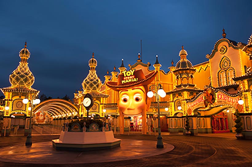 公式】ようこそ！トイビル・トロリーパークへ。｜東京ディズニー