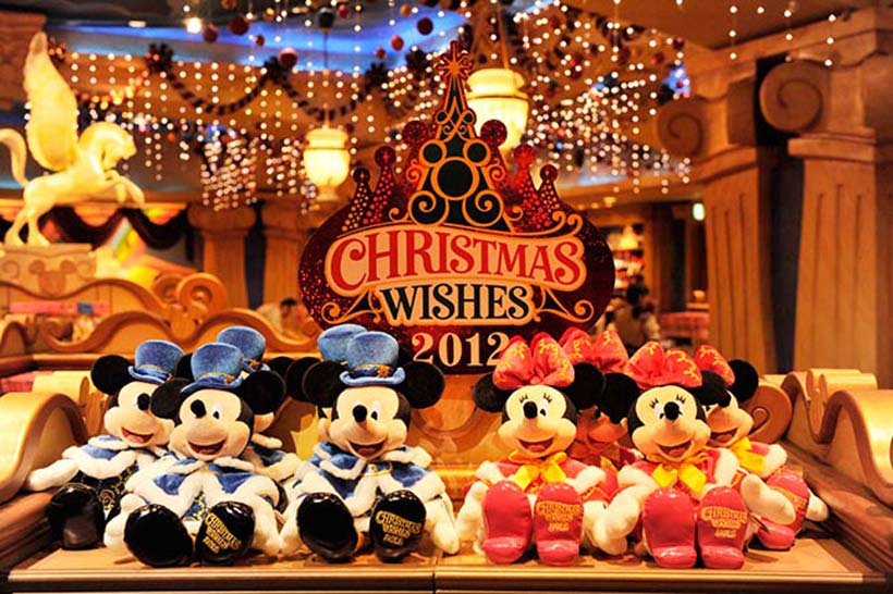 公式】東京ディズニーシーのクリスマス新コスチュームをまとったグッズ 