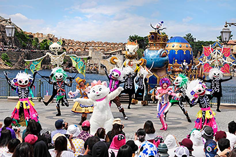 東京ディズニーシー「ハロウィーン・デイドリーム ―スケルトンズ・サプライズ」の画像