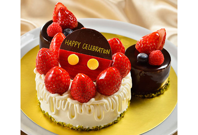 ミッキー形のホールケーキの画像
