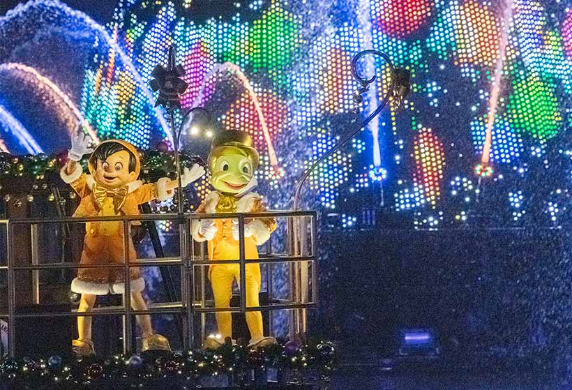カラーオブクリスマスのピノキオとジミニーの画像