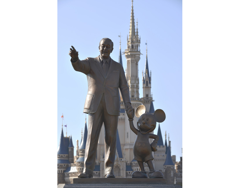 東京ディズニーランドのウォルト・ディズニーの像