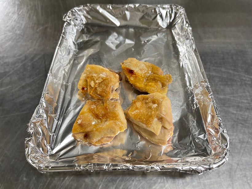 オーブントースターで焼き目をつけた鶏肉の画像