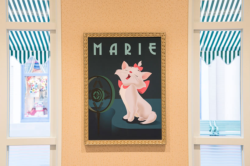店内に飾られているマリーの絵の画像