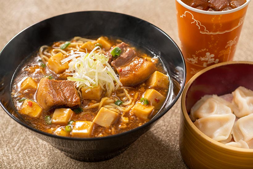 “豚角煮とマーボー豆腐のあんかけ麺”の画像