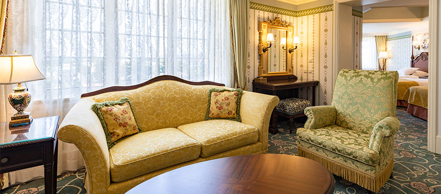 image of Junior Family Room (Park View)3