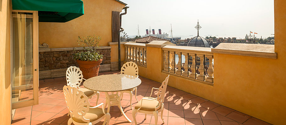 image of Terrace Room (Piazza View)1