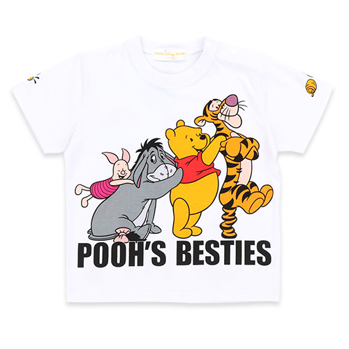 ディズニー　くまのプーさん　アルファベットTシャツ　ぬいぐるみ 2024年の干支、辰のコスチュームを着たプーさんのぬいぐるみ