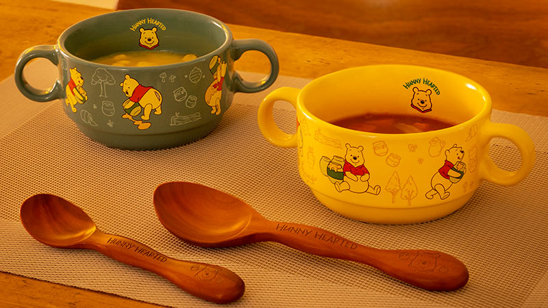 公式】ほっこりするしぐさのプーさんがデザインされたグッズ｜おすすめ