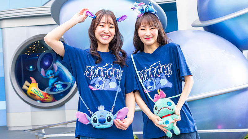 自由気ままに遊んでいるスティッチの魅力がつまったグッズのイメージ