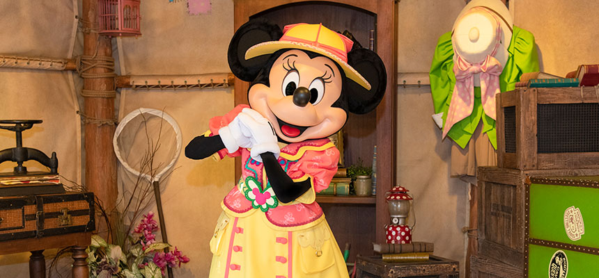 image of Mickey & Friends' Greeting Trails (Minnie Mouse)1