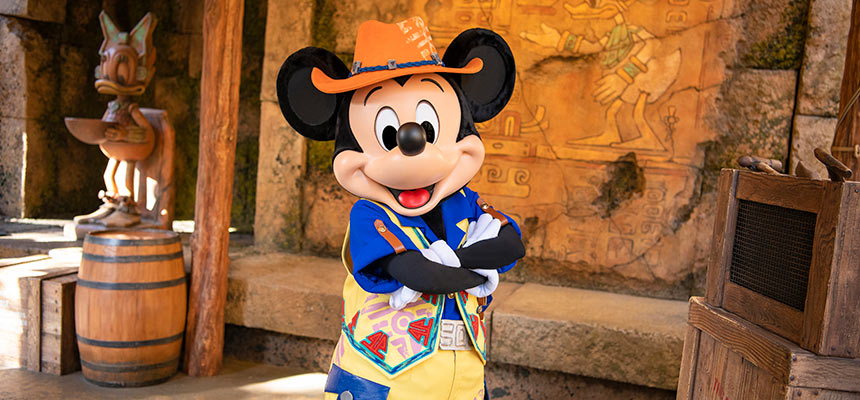 image of Mickey & Friends' Greeting Trails (Mickey Mouse)1