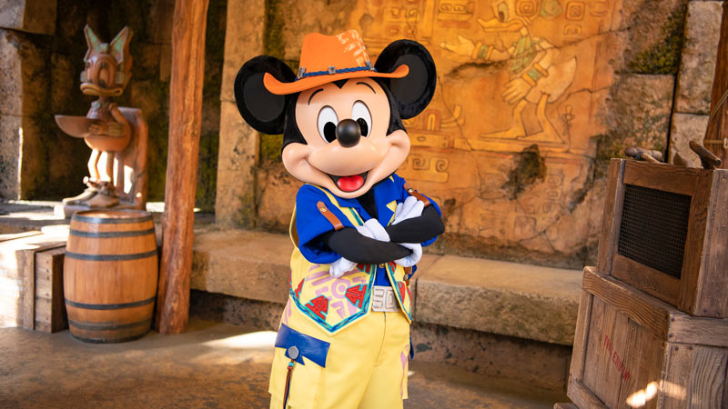 image of Mickey & Friends' Greeting Trails (Mickey Mouse)