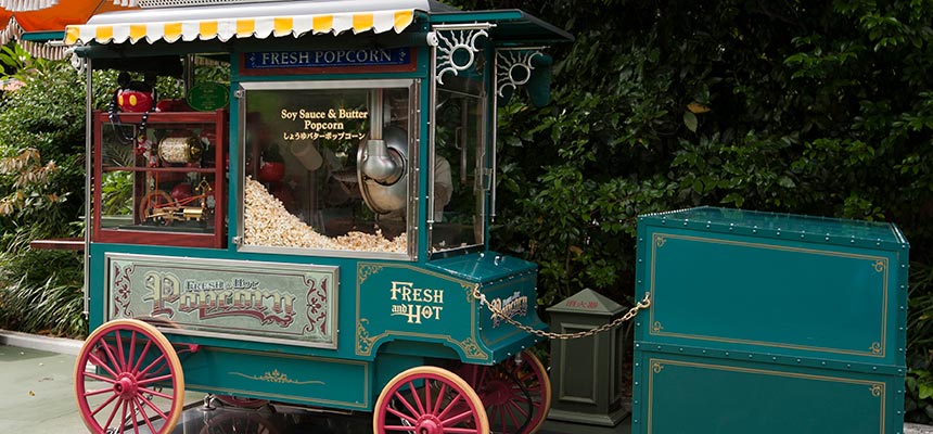 image of In front of Café Orléans (Popcorn wagon)1