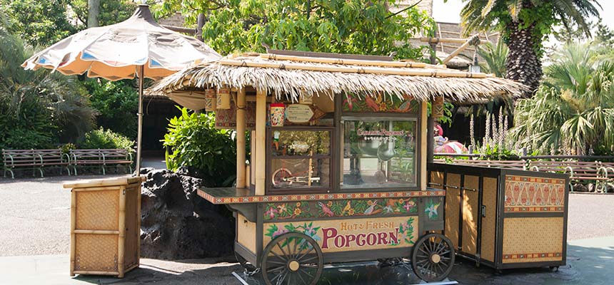 波里尼西亚草坛餐厅前（爆米花售货车）的图像1