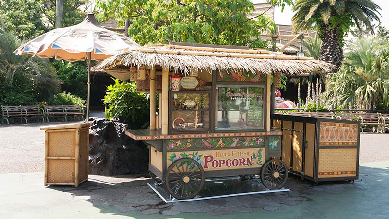 波里尼西亚草坛餐厅前（爆米花售货车）的图像