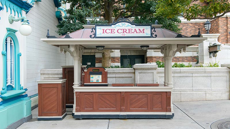 image of Ice cream wagon (Next to the entrance to Toyville Trolley Park)