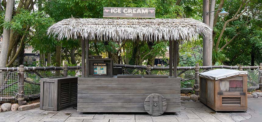 image of Ice cream wagon (In front of Indiana Jones Adventure®: Temple of the Crystal Skull)1