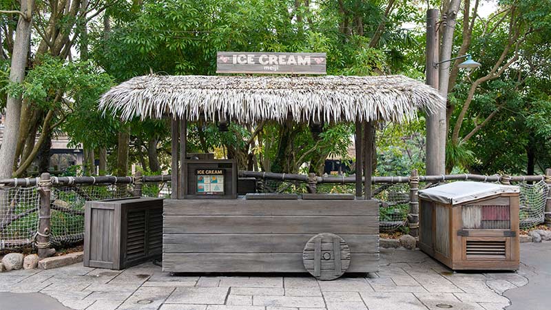 image of Ice cream wagon (In front of Indiana Jones Adventure®: Temple of the Crystal Skull)