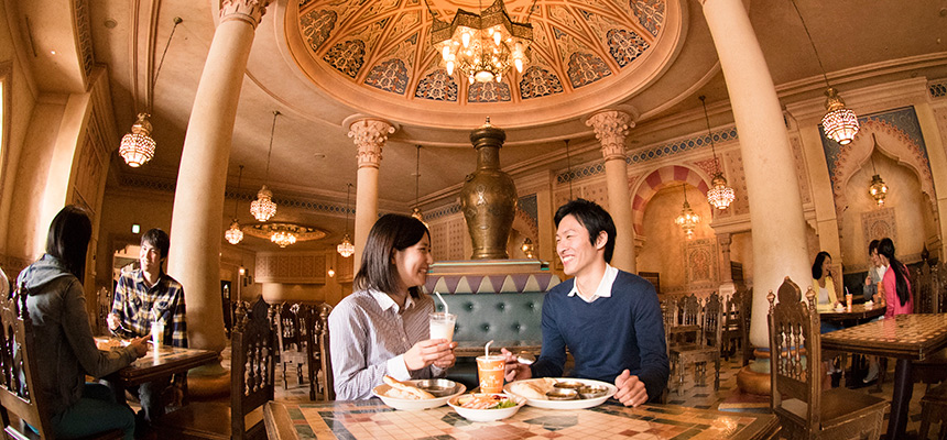 公式】カスバ・フードコート｜東京ディズニーシー｜東京ディズニーリゾート