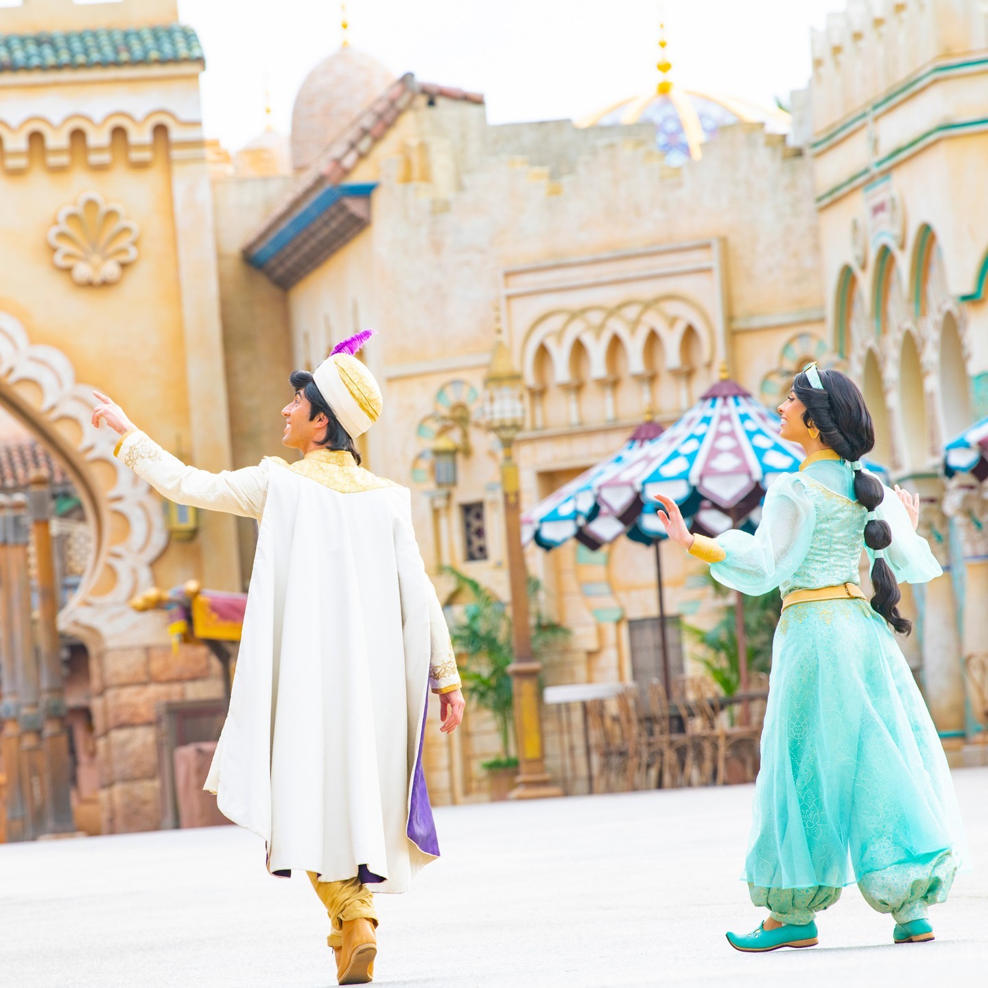 Aladdin,what did you find?
2人なら、どこでも素敵な発見が♡
#jasmine #aladdin #arabiancoast...的圖像
