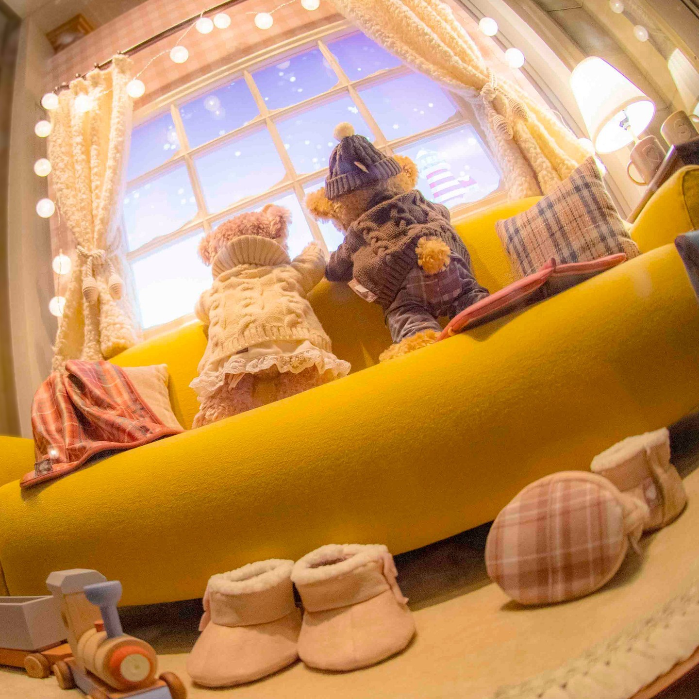 Warm Winter Story Time.
雪ふる夜空を見上げて⛄✨
#mcducksdepartmentstore #duffy #shelliemay...のイメージ