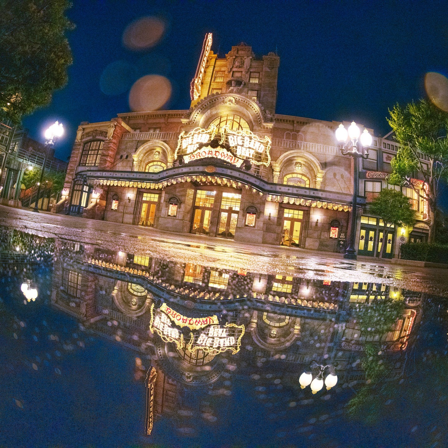 image of Shining Broadway Music Theatre!
きらきらが詰まった場所☆
#broadwaymusictheatre #americanwaterfront...