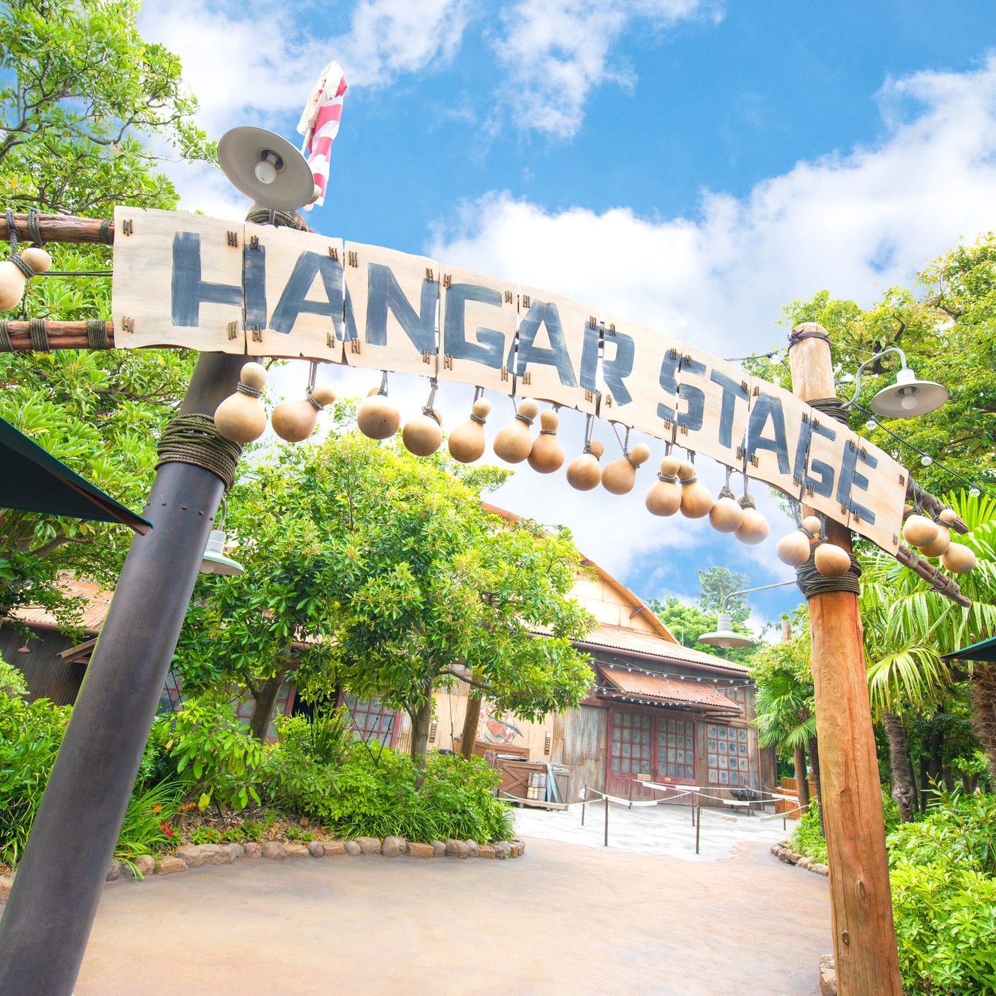 You never know what you will discover in the Jungle!
夏気分が高まる～☀
#hangarstage...的圖像