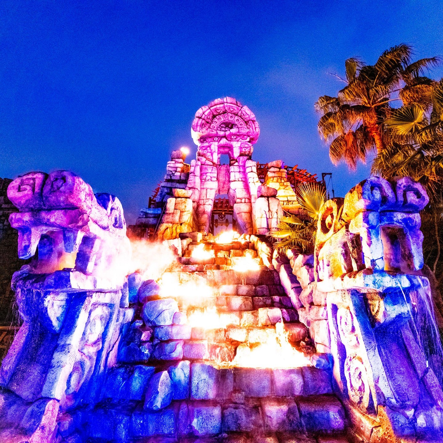 Water and fire?!? Must be a raging spirit!
神々の息吹を感じる・・・
#ragingspirits #lostriverdelta...のイメージ