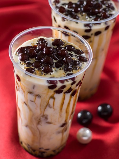 【黒真珠のようなコーヒータピオカラテ】東京ディズニーシー「マンマ・ビスコッティーズ・ベーカリー」のコーヒータピオカラテは、甘さ控えめ♪コーヒーとフレッシュミルクの混ざり合う絶...のイメージ